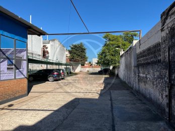 VENTA ¡Local, Cocheras y Galpón! ¡Zona céntrica!
