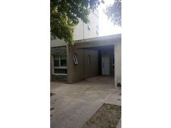 CASA EN VENTA ZONA OVIDIO LAGOS Y HERNANDARIAS