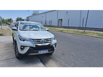 Vendo Toyota sw4 srx 2018 at 7asientos