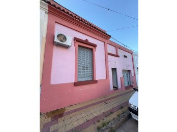 CASA EN VENTA ZONA RAMS Y ALMAFUERTE.