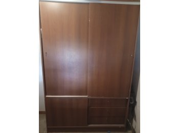 Vendo. Placard. 2 puertas. $ 100.000. No llevo