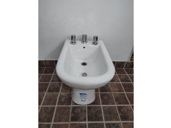 Bidet Ferrum Bari + Grifería NUEVOS