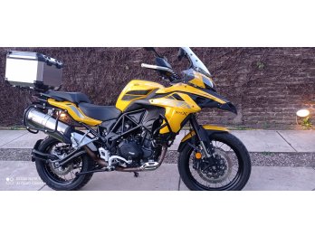 Vendo Benelli TRK 502X impecable 2021 rodada 2022