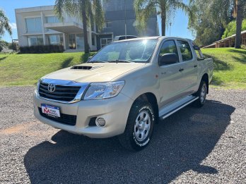 TOYOTA HILUX 4X2 DX 2.5. Recibo vehículos.