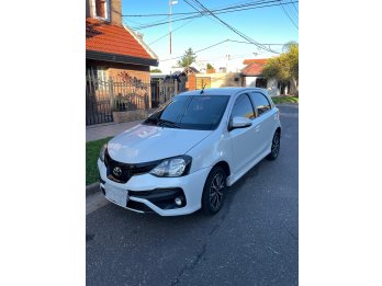 Vendo Toyota Etios 2021 XLS. Recibo menor valor.