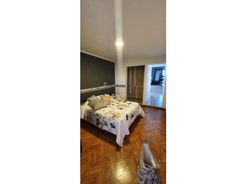VENTA AMPLIA VIVIENDA CALLE RACEDO CON PISCINA