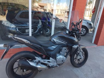 Twister 250cc 2023 15.000km. Vendo o permuto mayor-menor