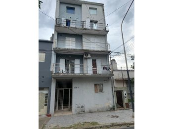 INVERSORES -RETASADO DEPARTAMENTO 1 DORMITORIO CALLE URQUIZA