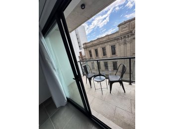 VENTA DEPARTAMENTO CENTRICO CON 2 COCHERAS AMOBLADO