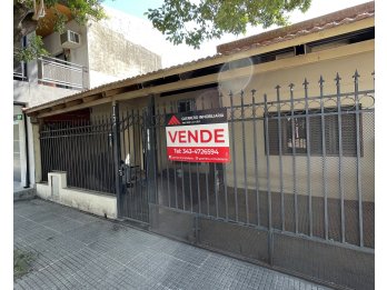 SE VENDE CASA 2 DORM.. ZONA AV EJERCITO Y GUTIÉRREZ