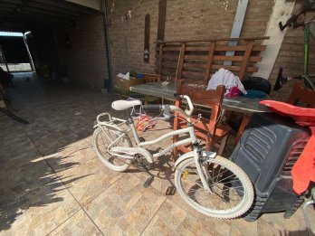 VENTA DE BICI  PARA  NIÑA  BLANCA