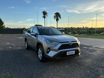 TOYOTA RAV4 2.5 HÍBRIDA XLE CVT. Recibo vehículos de menor y