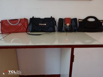 VENDO CARTERAS ANTIGUAS