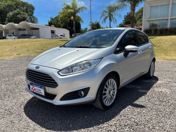 FORD FIESTA 1.6 KINETIC SE. Recibo vehículos.