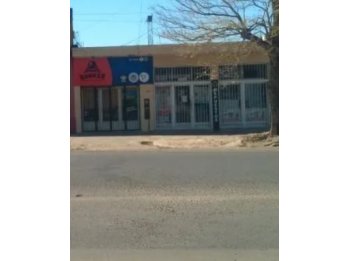 Particular Vende!! Gran local comercial en Av Almafuerte