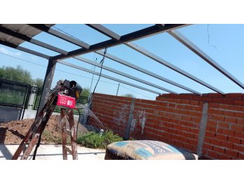 Realizo trabajos de albañilería en general durlock y pintura