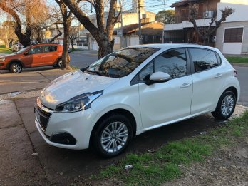 Peugeot 208 allure con 40.000 km