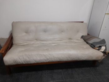 Futon excelente estado. Vendo Urgente por mudanza