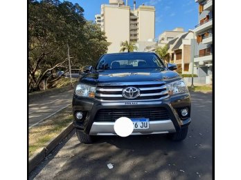 TOYOTA HILUX SRV 2.8 4X2 MANUAL 2017 USO FAMILIAR EXCELENTE