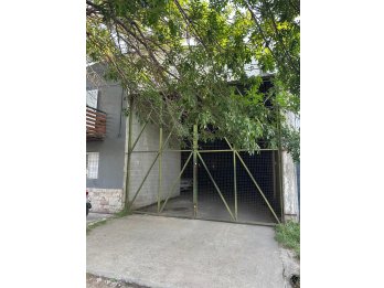 SE VENDE IMPORTANTE GALPÓN CON DUPLEX INTEGRADO