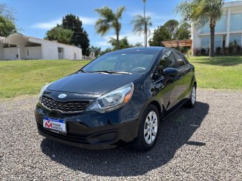 KIA RIO LX. Recibo vehículos de menor y mayor valor.