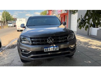 Vendo Amarok highline 4x2 automática. Modelo 2019.