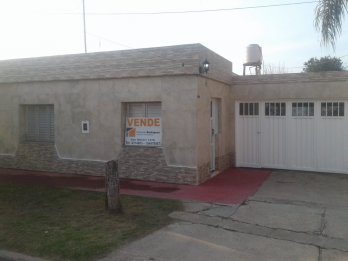 En venta casa con anexo galpón