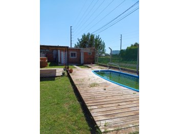 VENDO QUINTA EN SAN BENITO - 250m2 - PILETA Y PARILLA