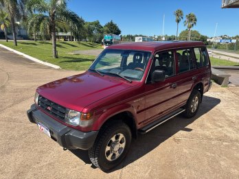 MITSUBISHI MONTERO TURBO GLX. Recibo vehículos