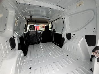 RENAULT KANGOO 1.6 EXPRESS NAFTA FURGÓN Y 5 ASIENTOS