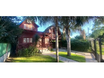VENDO CASA QUINTA ESPECTACULAR SAUCE MONTRULL