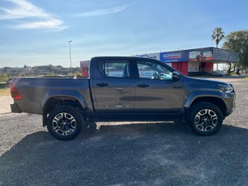 TOYOTA HILUX 2.8 SRX AT 4X4 Y 4X2 ¡¡ 0KM !!