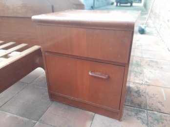 vendo cama 2 plazas y 2 mesas de luz