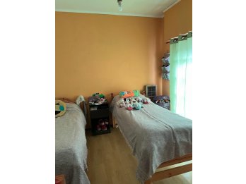CASA DE 3 AMBIENTES CON COCHERA EN SAN MARTIN