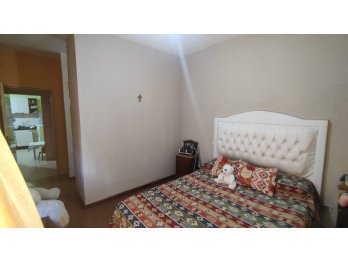 CASA DE 3 AMBIENTES CON COCHERA EN SAN MARTIN