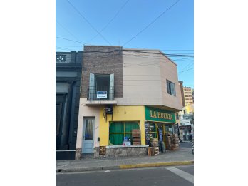 Imperdible Oportunidad Casa + Local en pleno Centro de Pna!