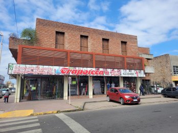 VENDO IMPORTANTE LOCAL COMERCIAL + PLANTA ALTA