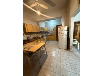 CASA CON GRAN TERRENO A REFACCIONAR ZONA TERMINAL