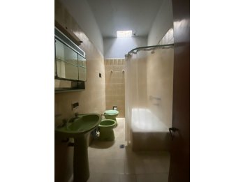 CASA CON GRAN TERRENO A REFACCIONAR ZONA TERMINAL
