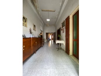 CASA CON GRAN TERRENO A REFACCIONAR ZONA TERMINAL