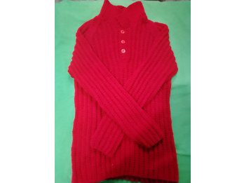Vendo Pullover talle xl color Rojo nuevo sin uso a 12.0000