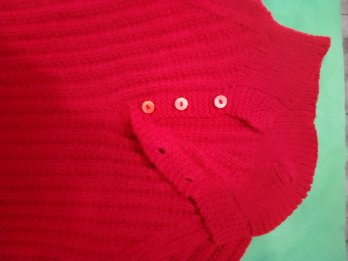 Vendo Pullover talle xl color Rojo nuevo sin uso a 12.0000