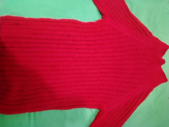 Vendo Pullover talle xl color Rojo nuevo sin uso a 12.0000