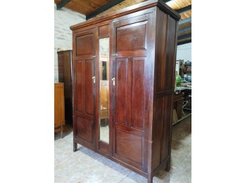 Vendo ropero de madera con espejo biseldo