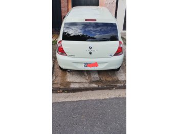 Dueño vende Clío 2014