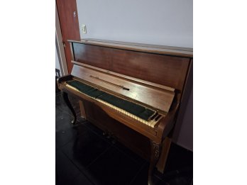 Piano europeo vertical