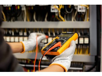 Electricista -Carpintería- Herrería