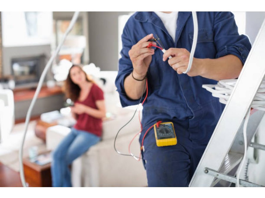 Electricista -Carpintería- Herrería