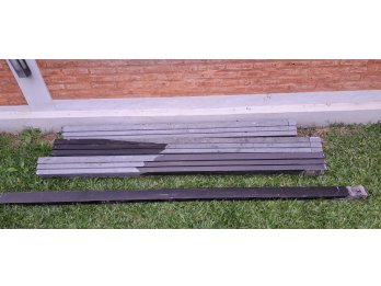 Vendo canaleta negra plegada completa con bajada de 90