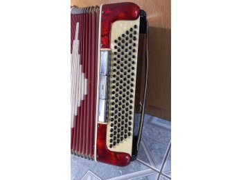 Vendo acordeon a piano 120 bajos impecable EXCELSIOR